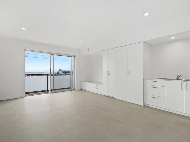 Studio Unit - Stones Throw from Wamberal Beach