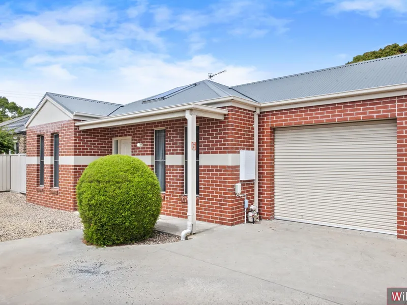 Sensational Townhouse in Enviable Location