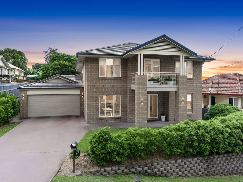 Luxurious Family Retreat with Outstanding Versatility