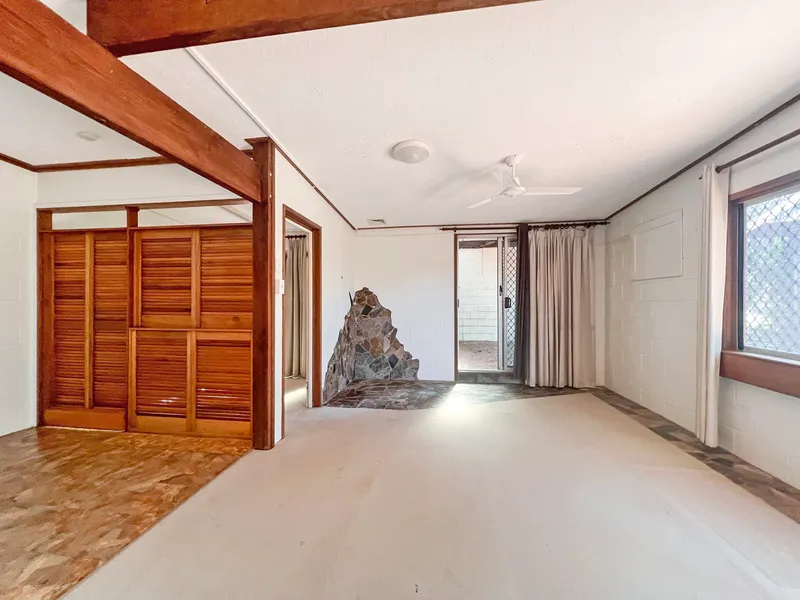 POWER, WATER & GAS INCLUDED IN RENT!!!