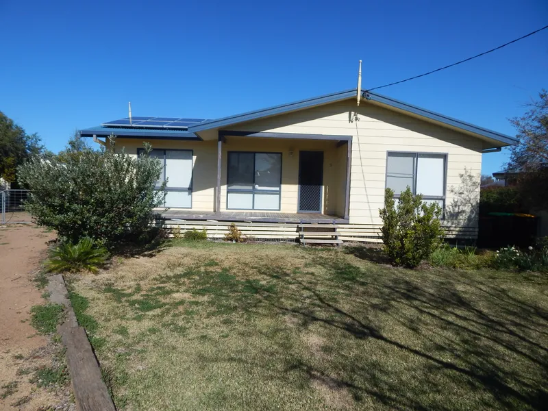 HOUSE IN AMAROO AREA