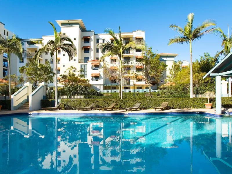SPACIOUS 5th LEVEL APARTMENT IN MARINERS REACH