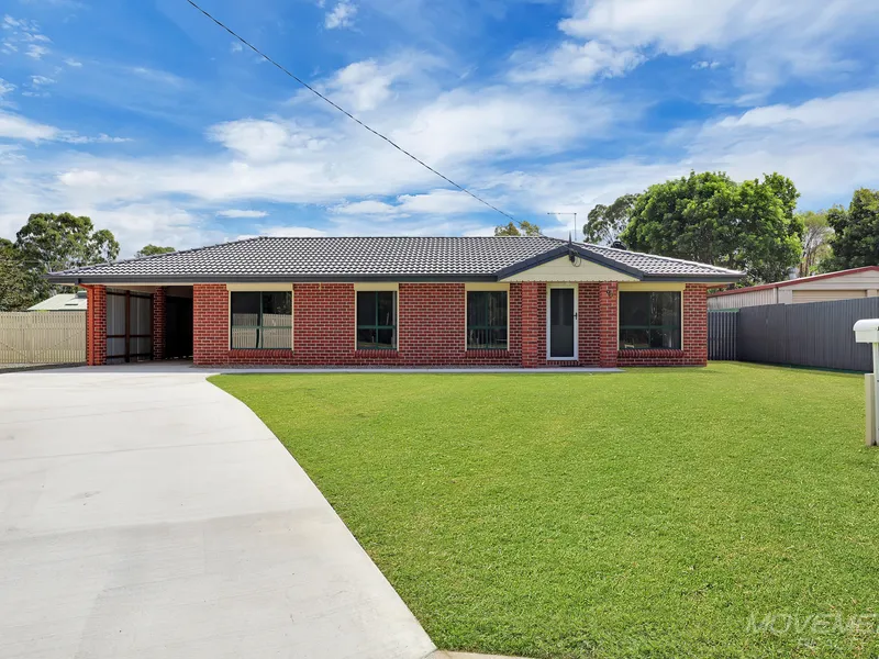 Perfect Family House in Quiet Cul-De-Sac Overlooking Bushland
