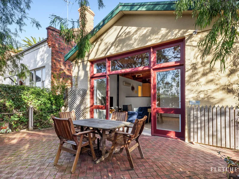 Contemporary One Bedroom Apartment in the Heart of Queenscliff