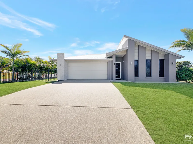 Family home minutes from the Marina!