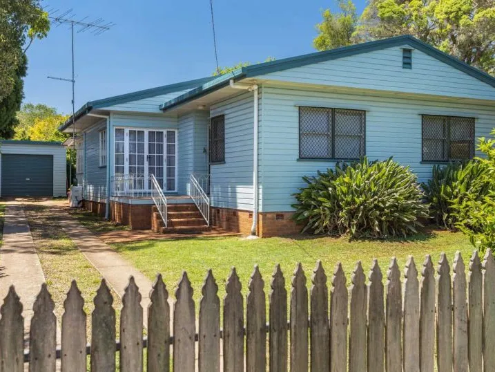 Character Home in Mount Lofty!