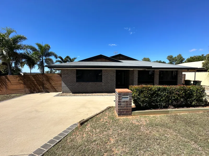 INVESTOR OR DREAM HOME THIS IS FOR YOU! SPACIOUS MULTIPLE LIVING AREAS, LARGE ENTERTAIMENT AREA & DOUBLE BAY SHED WITH CARPORTS!