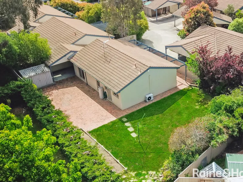 Rare as hen's teeth!