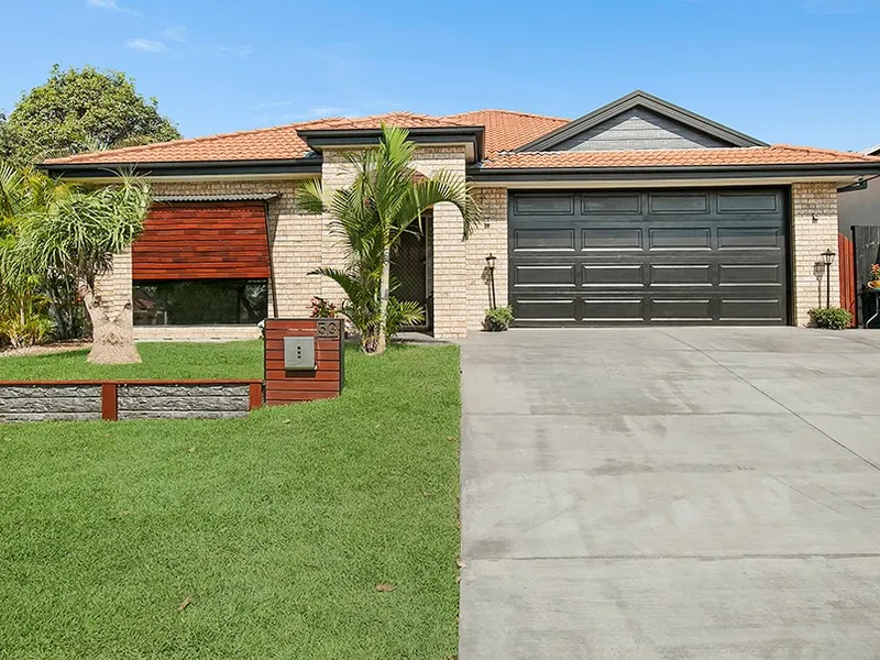 SPARKLING IN GROUND POOL IN SOUGHT-AFTER LOCATION!