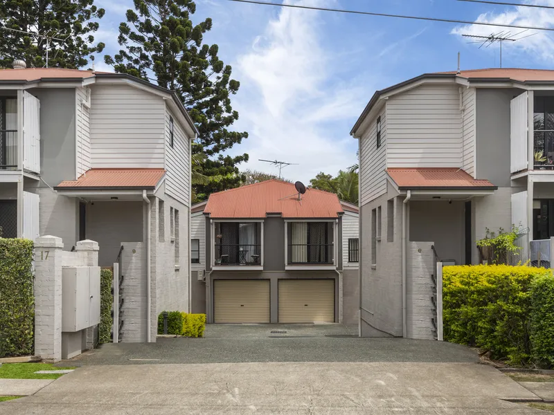 Appealing two-storey townhouse!