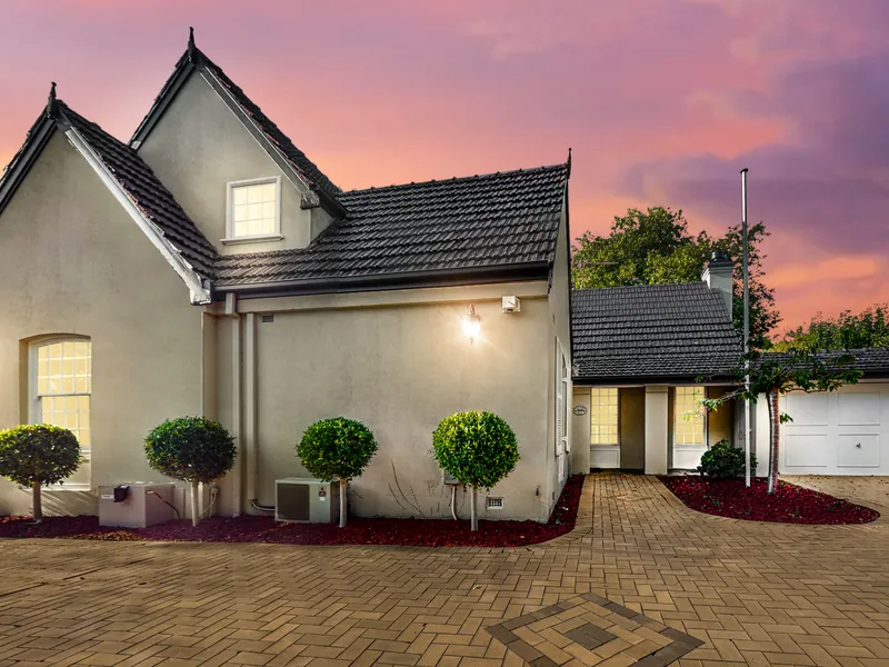 Family home on the golden mile!