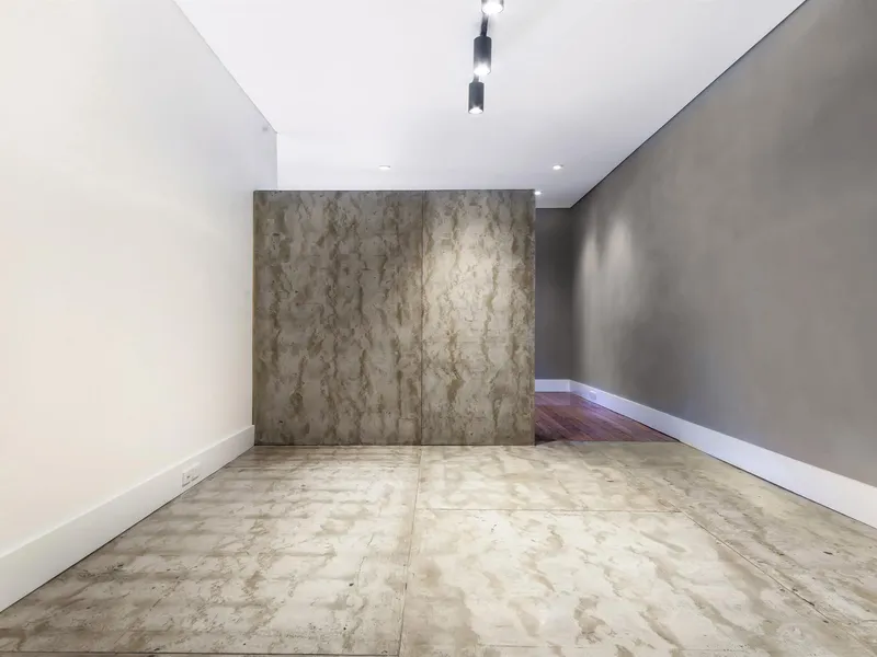 Centrally Located Studio Apartment 