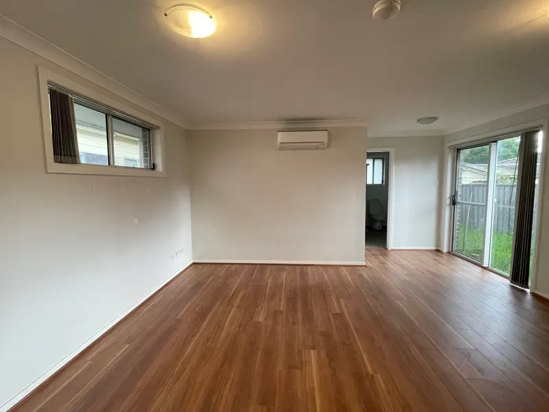 Fantastic 2 Bedroom Granny Flat! WATER INCLUDED!