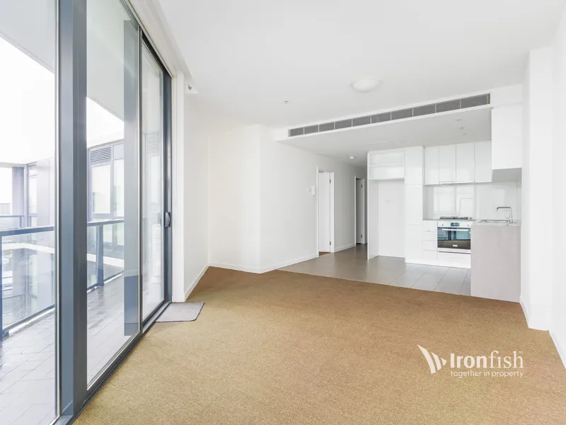 ****Stunning Two Bedrooms Apartment at the edge of Waterfront Docklands****