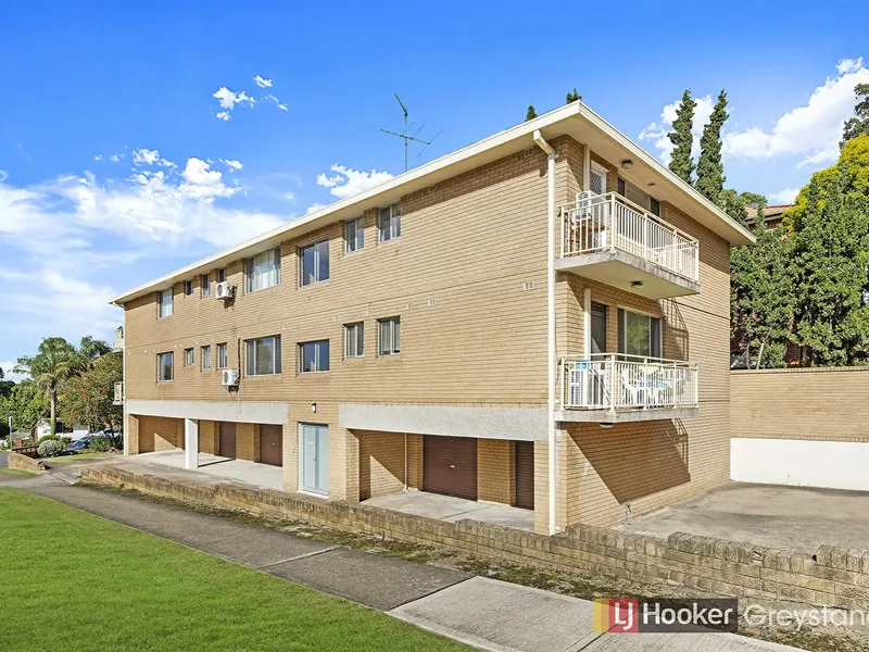 FULLY RENOVATED TWO BEDROOM APARTMENT