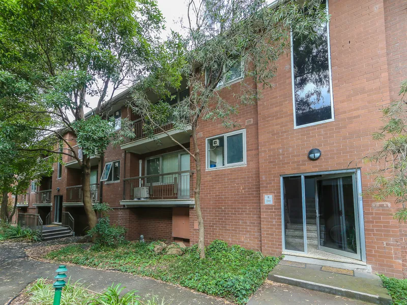 Spacious 2 bedroom apartment in prime location