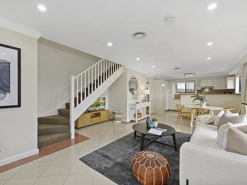 FREESTANDING TOWNHOUSE