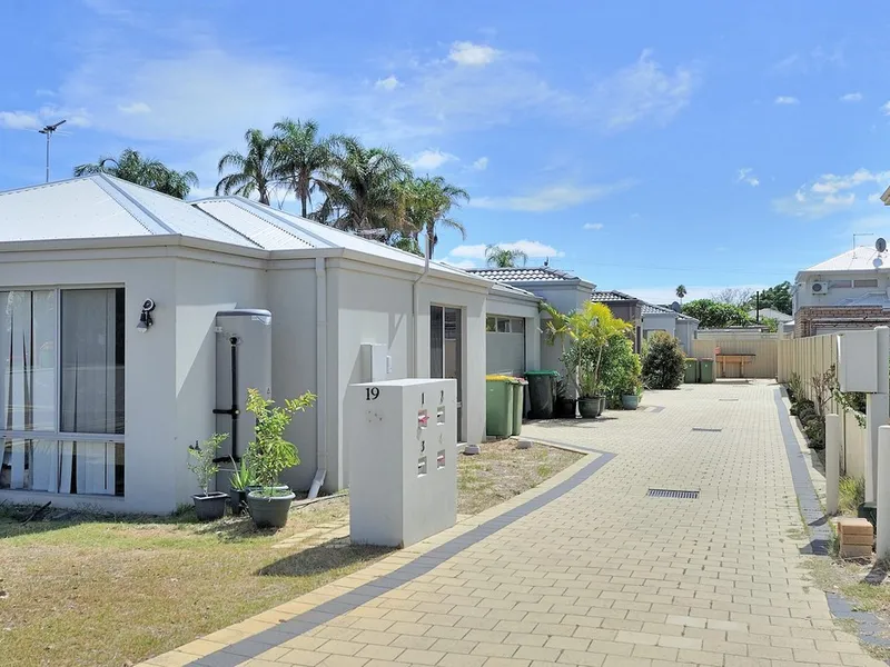 STUNNING FURNISHED VILLA