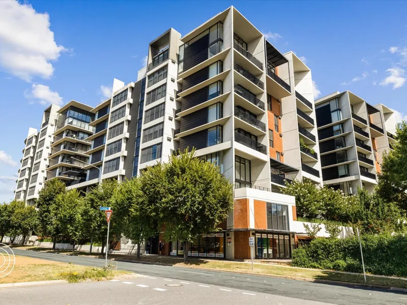 Modern 1 bedroom apartment at the popular Linq development