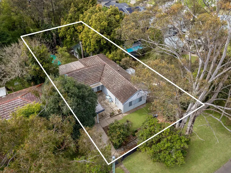 1,237 sqm - 650m from Glenbrook Village