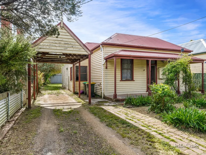 3 BEDROOM HOME FOR A GREAT START IN BALLARAT EAST