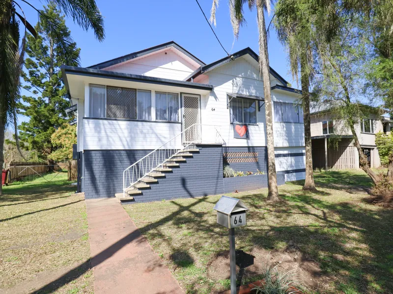 RECENTLY RENOVATED 3 BEDROOM HIGHSET WEATHERBOARD HOUSE IN SOUTH LISMORE