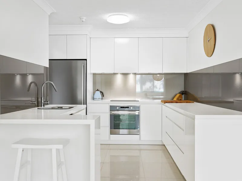 Renovated Burleigh Unit - AVAILABLE NOW!