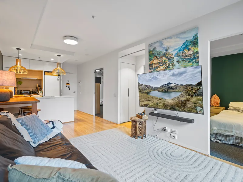 Stunning 2 Bedroom Apartment in Convenient Location