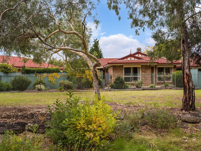 Immaculate Homette backing onto a reserve