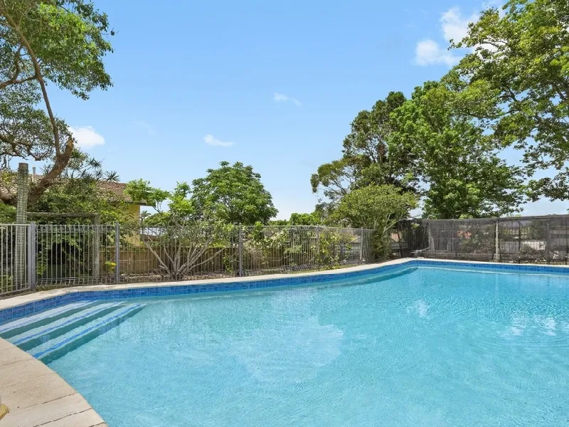 Spacious Family Home In A Central location With A large Swimming Pool.  Your Family Pet Is Welcome!