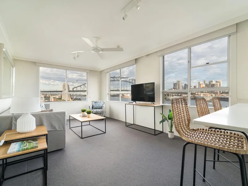 ABSOLUTE HARBOUR WATERFRONT