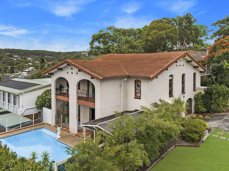 Spacious Family Home with a Northern Aspect and Spectacular Views