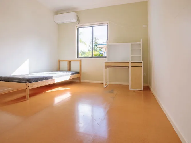 Fully furnished with all bills included! Walk to UQ St Lucia!