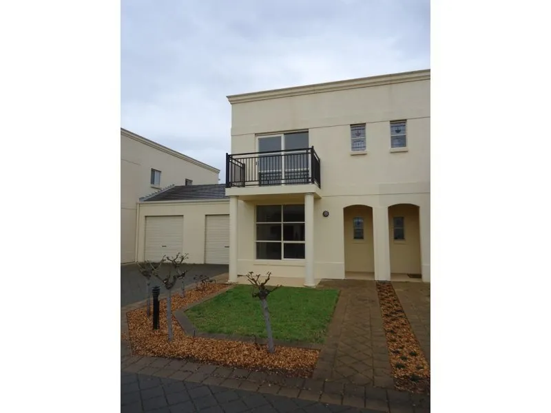 2 Bedroom Stylish Townhouse