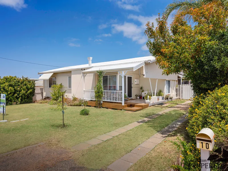 Renovated Beach Cottage In A Quiet Beresford Street Locale