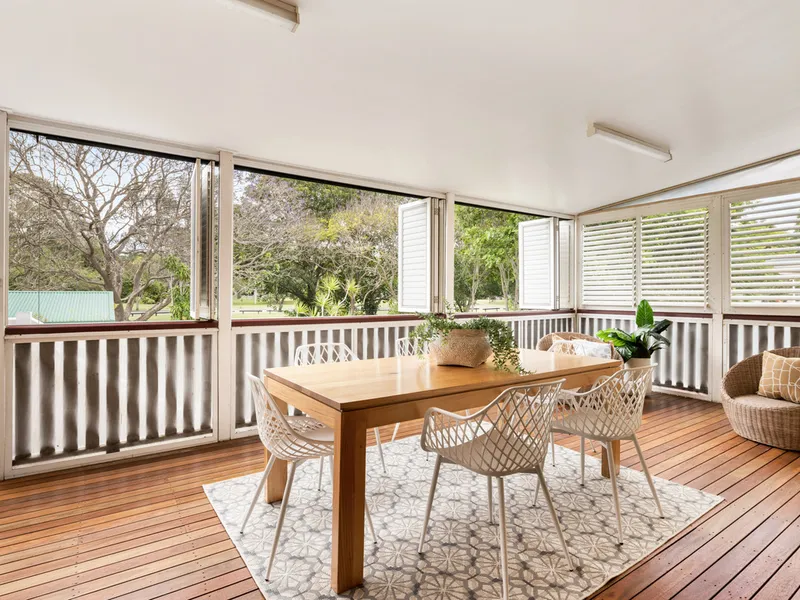 The fairest of them all! Charming Queenslander bordering parklands