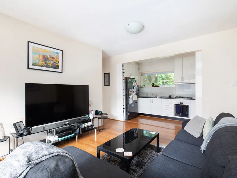 Location, Location! North Sydney CBD, Kirribilli Village, Milsons Point Train Station, Cafes, Restaurants. Available 20/11/21