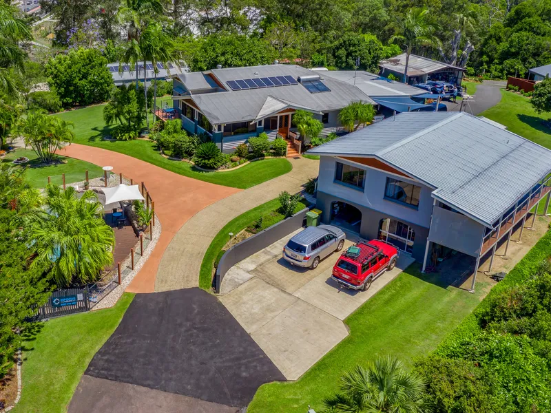 Resort Style Lifestyle Property with Multiple Dwellings on Offer