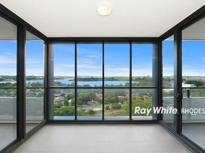 Two Bed + Study Room with Panoramic City & Waterviews