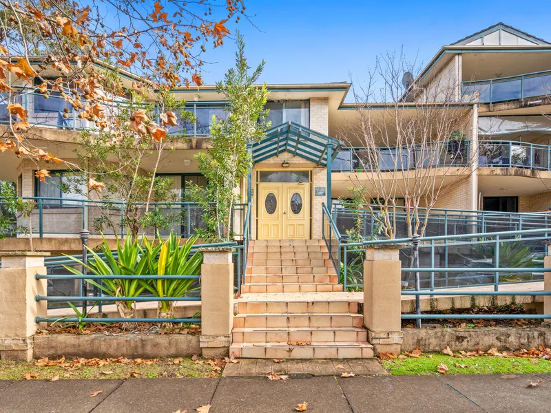 IDEAL INVESTMENT OR FIRST HOME