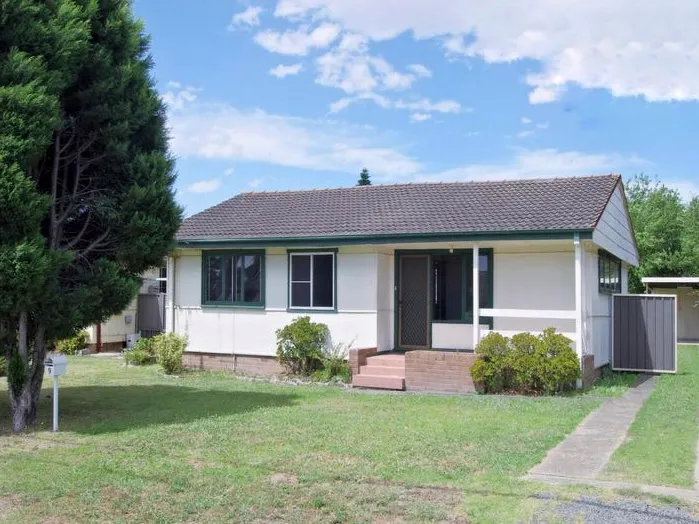SPACIOUS FAMILY HOME IN PRIME LOCATION