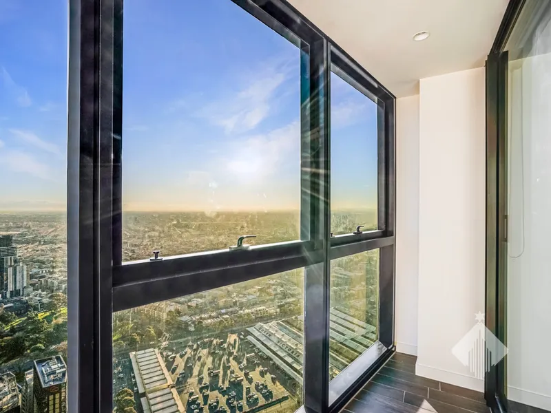 Three Bedroom Apartment with Prime CBD Location