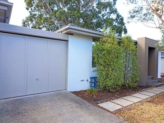 2 bedroom large unit in the Springvale