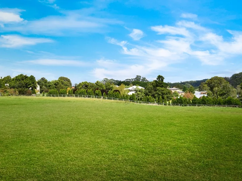 Vacant Half Acre blocks in picturesque location