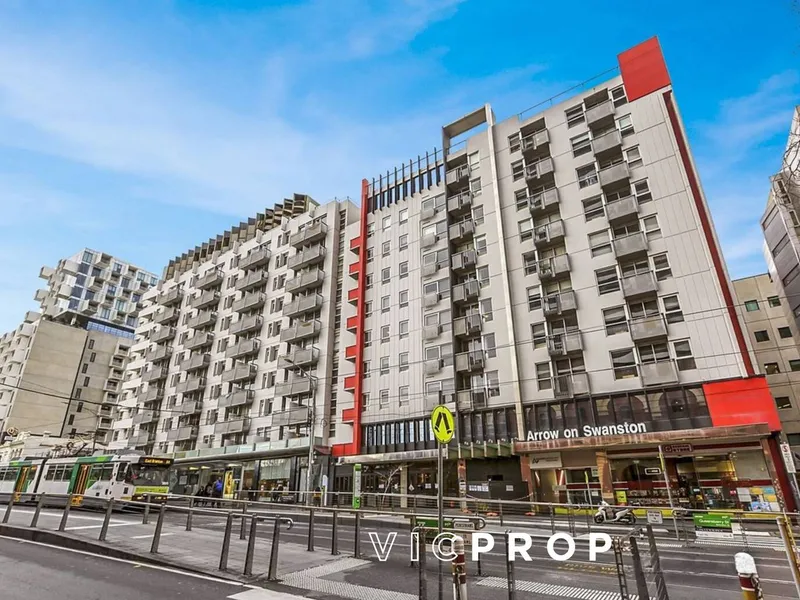 Perfectly located on the most important street in Swanston Street