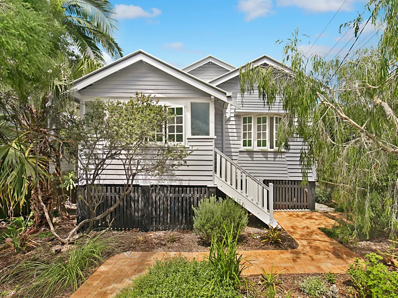 Renovated Workers Cottage in sought after location