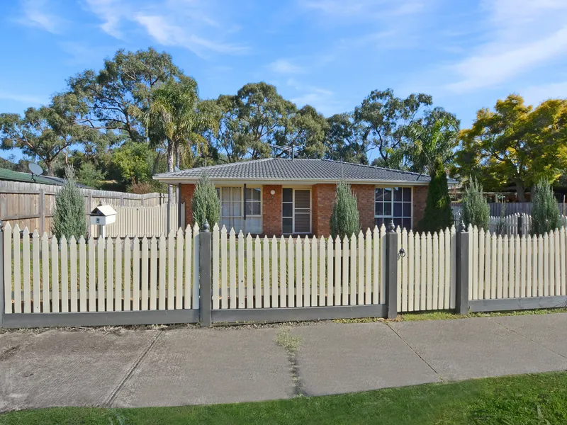 Pretty as a picture, family living in a sought after pocket!