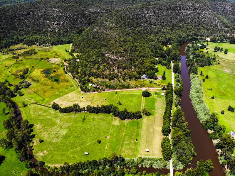 57 Acre Riverfront Estate, Grand Country Homestead