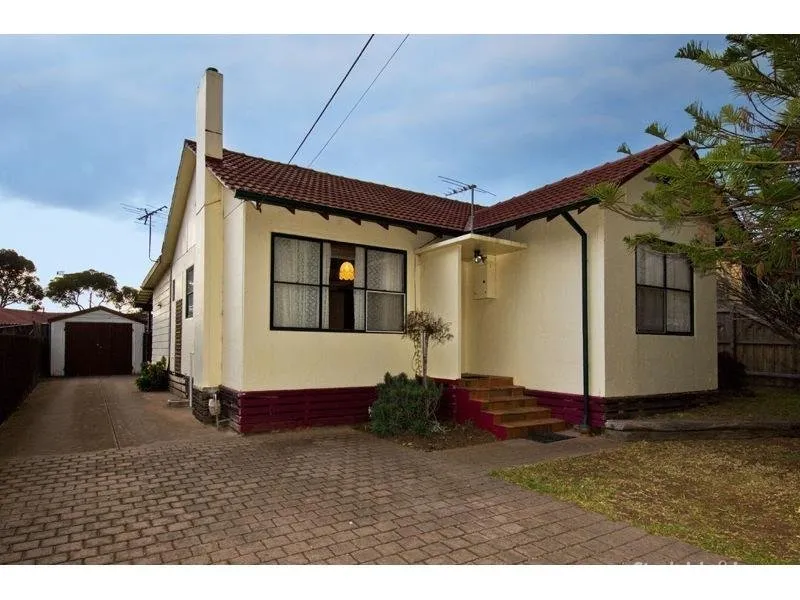 3 BEDROOM  FAMILY HOME FOR RENT IN LAVERTON !!