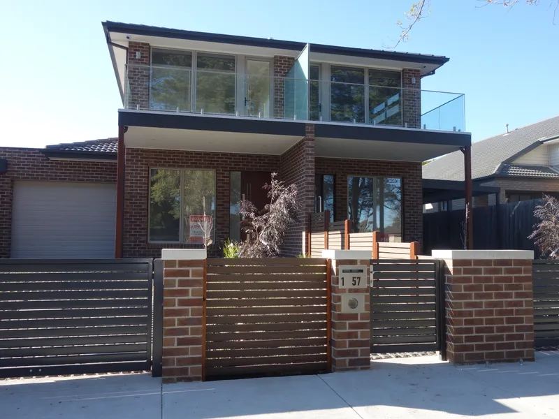 BAYSIDE LIFESTYLE AWAITS!